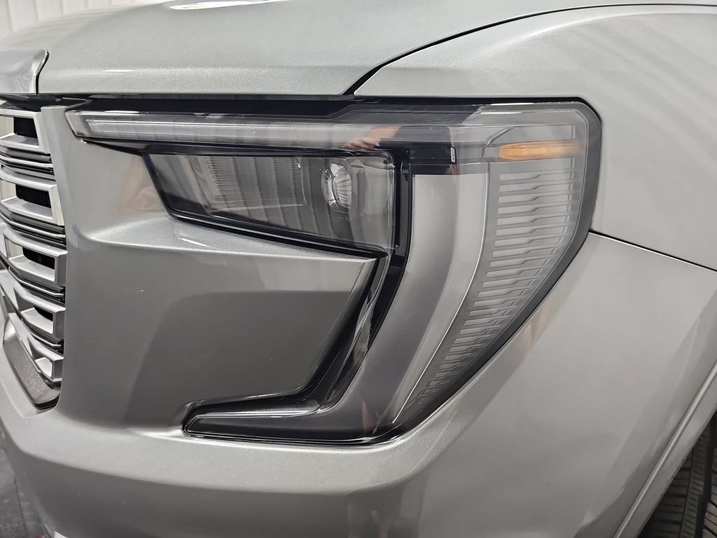 New 2027 GMC Acadia Denali w/ LPO, Floor Liner Package AWD/4WD image 35