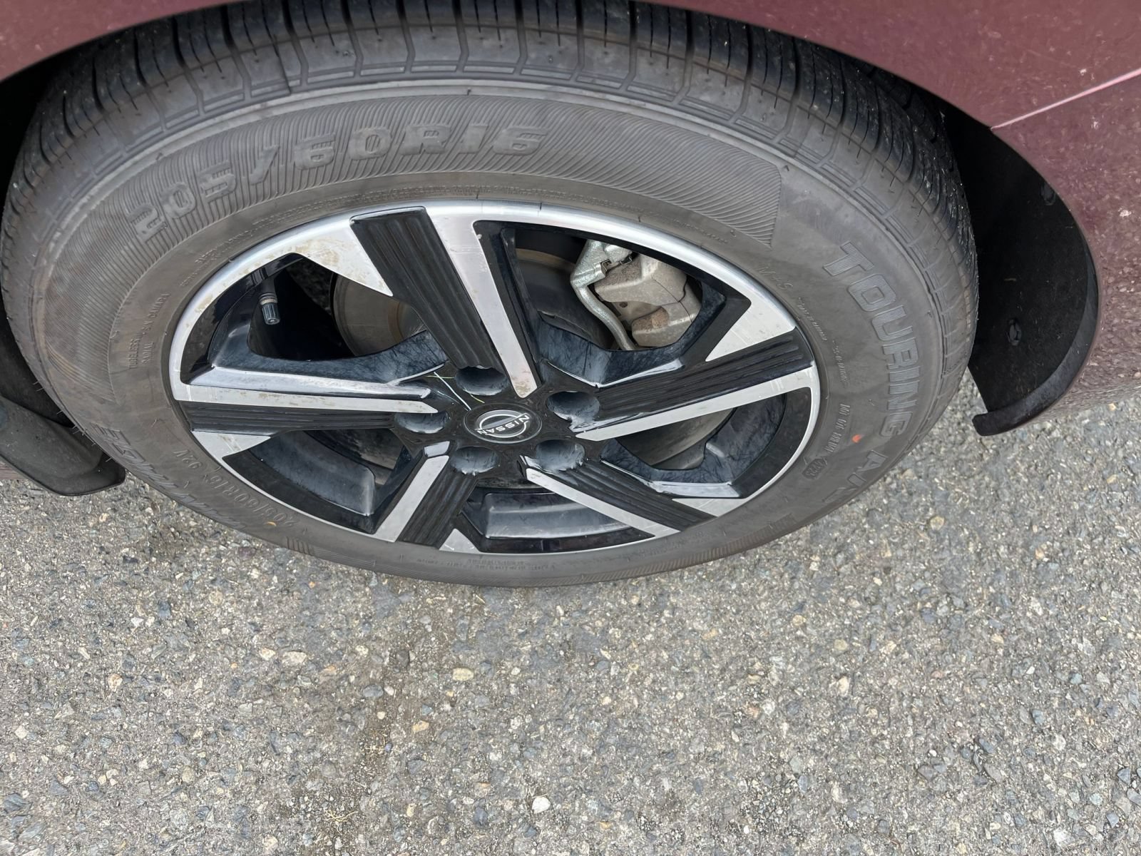 Used 2025 Nissan Sentra SV FWD image 25