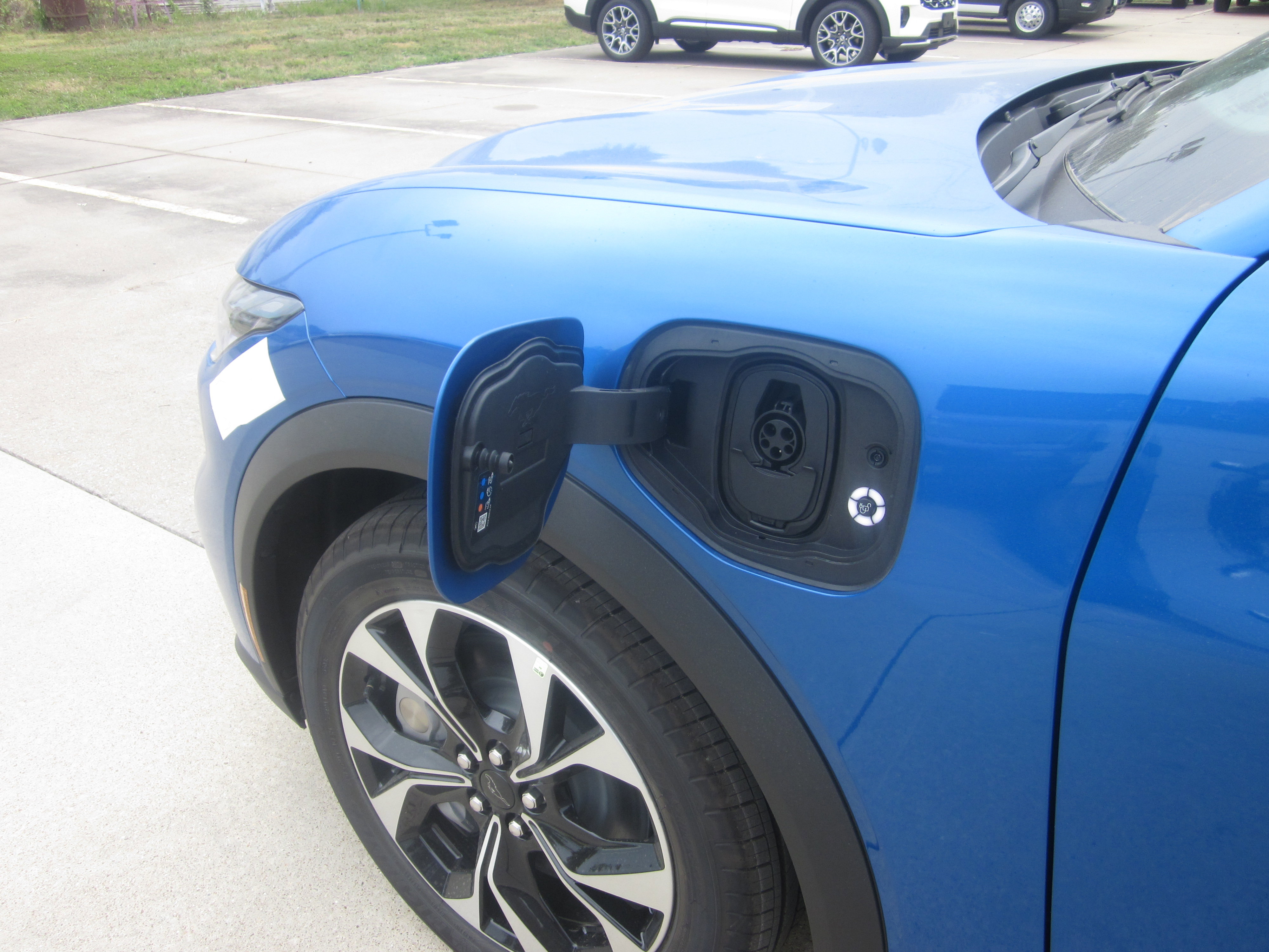 New 2025 Ford Mustang Mach-E Select image 9