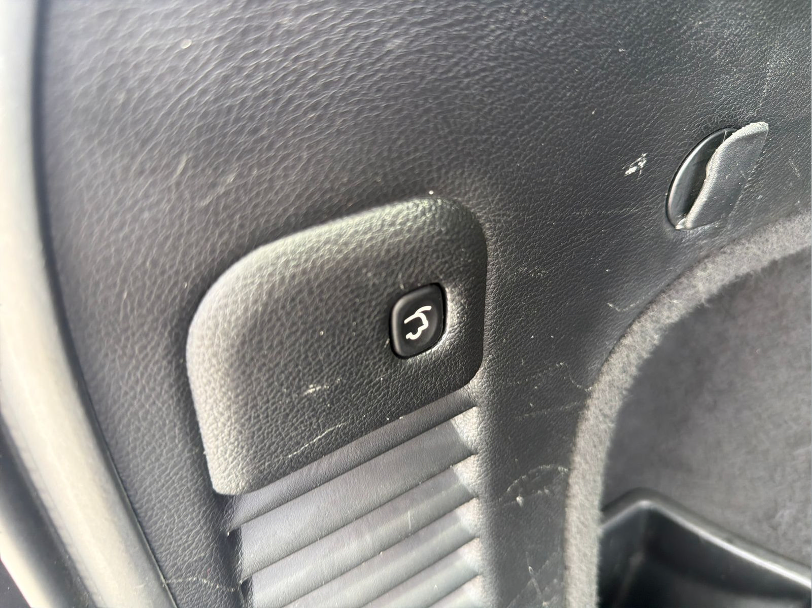 Used 2021 Jeep Grand Cherokee Laredo X RWD image 32