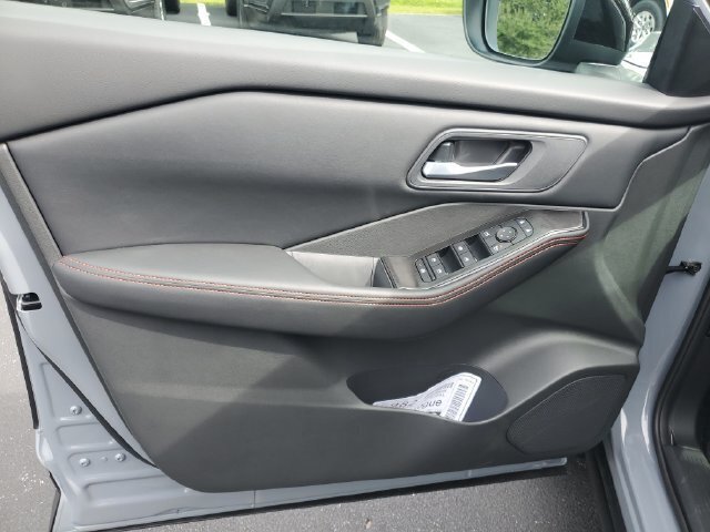 New 2026 Nissan Rogue SV AWD/4WD image 10