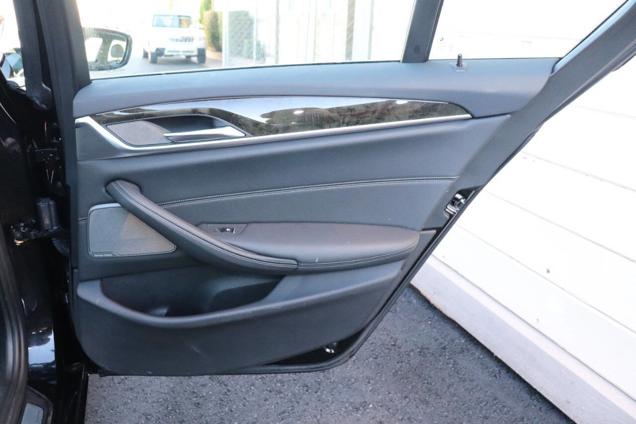 Used 2019 BMW 530i w/ Convenience Package image 46