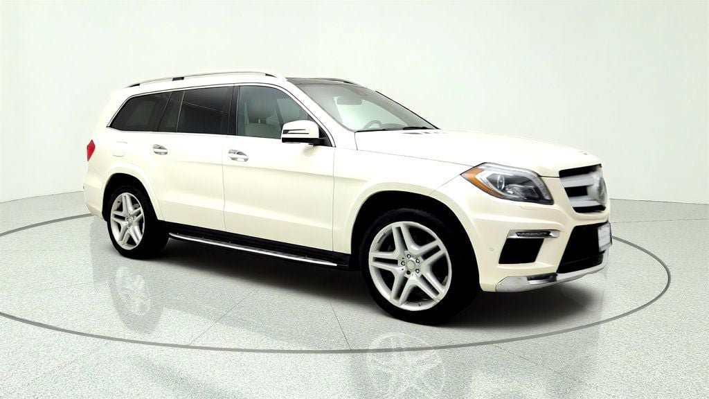 Used 2016 Mercedes-Benz GL 550 4MATIC image 3