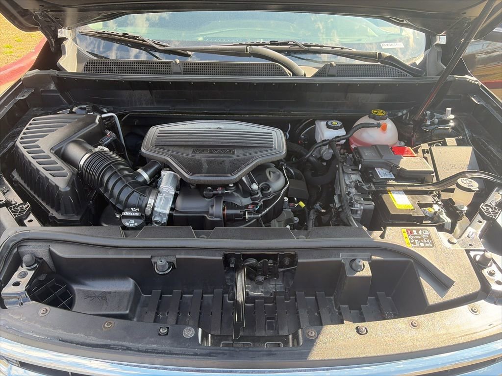 Used 2023 GMC Acadia SLT w/ LPO, Floor Liner Package image 31