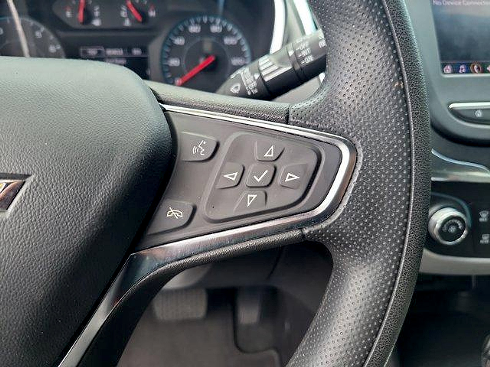 Used 2024 Chevrolet Equinox LS FWD image 31