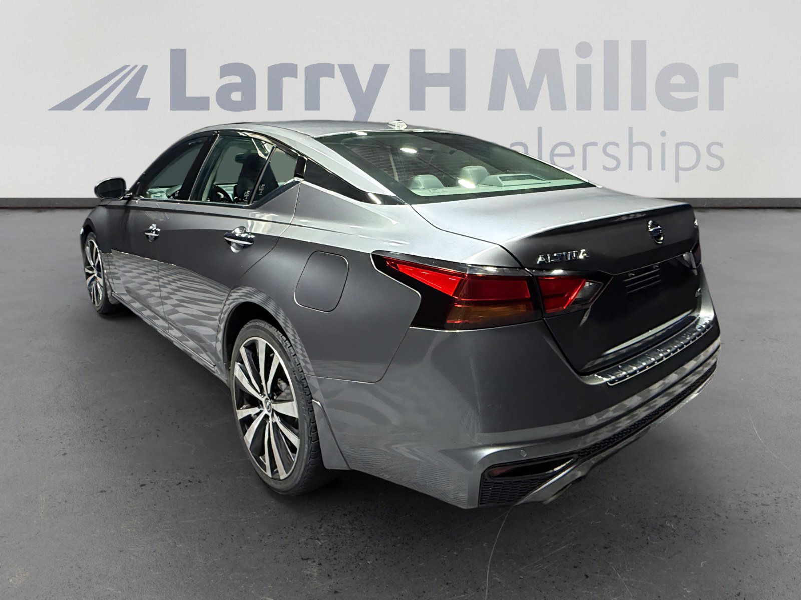 Used 2021 Nissan Altima 2.5 Platinum image 3