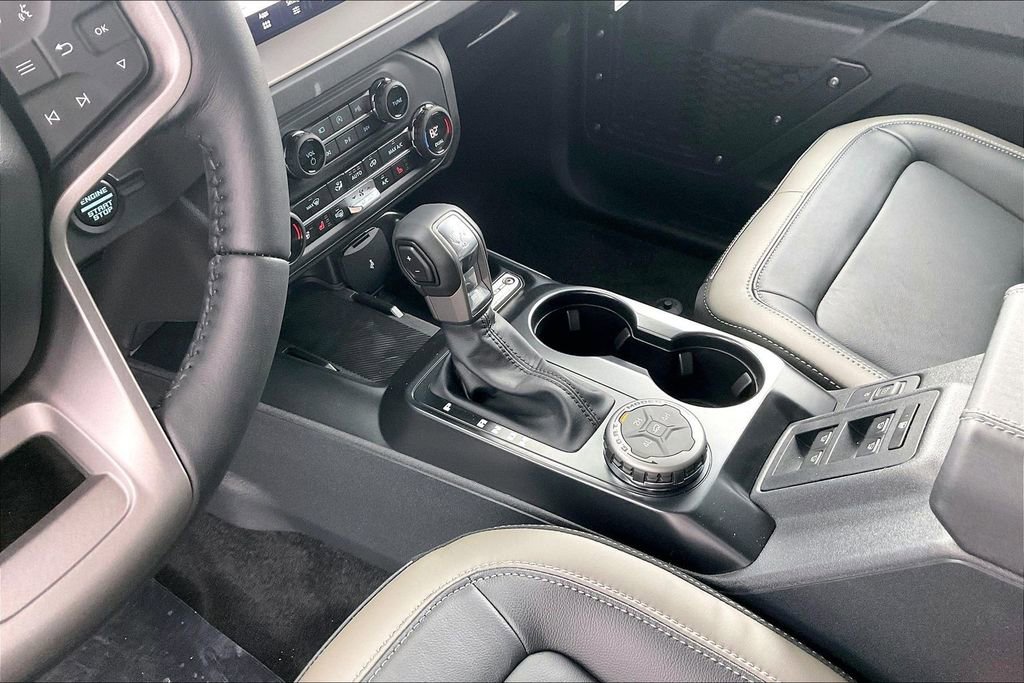 New 2025 Ford Bronco Outer Banks image 8