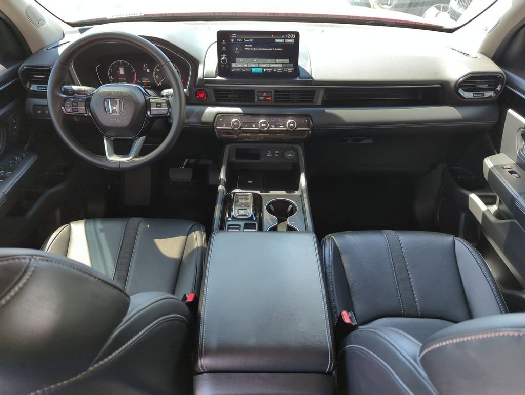 Used 2025 Honda Pilot Touring image 15