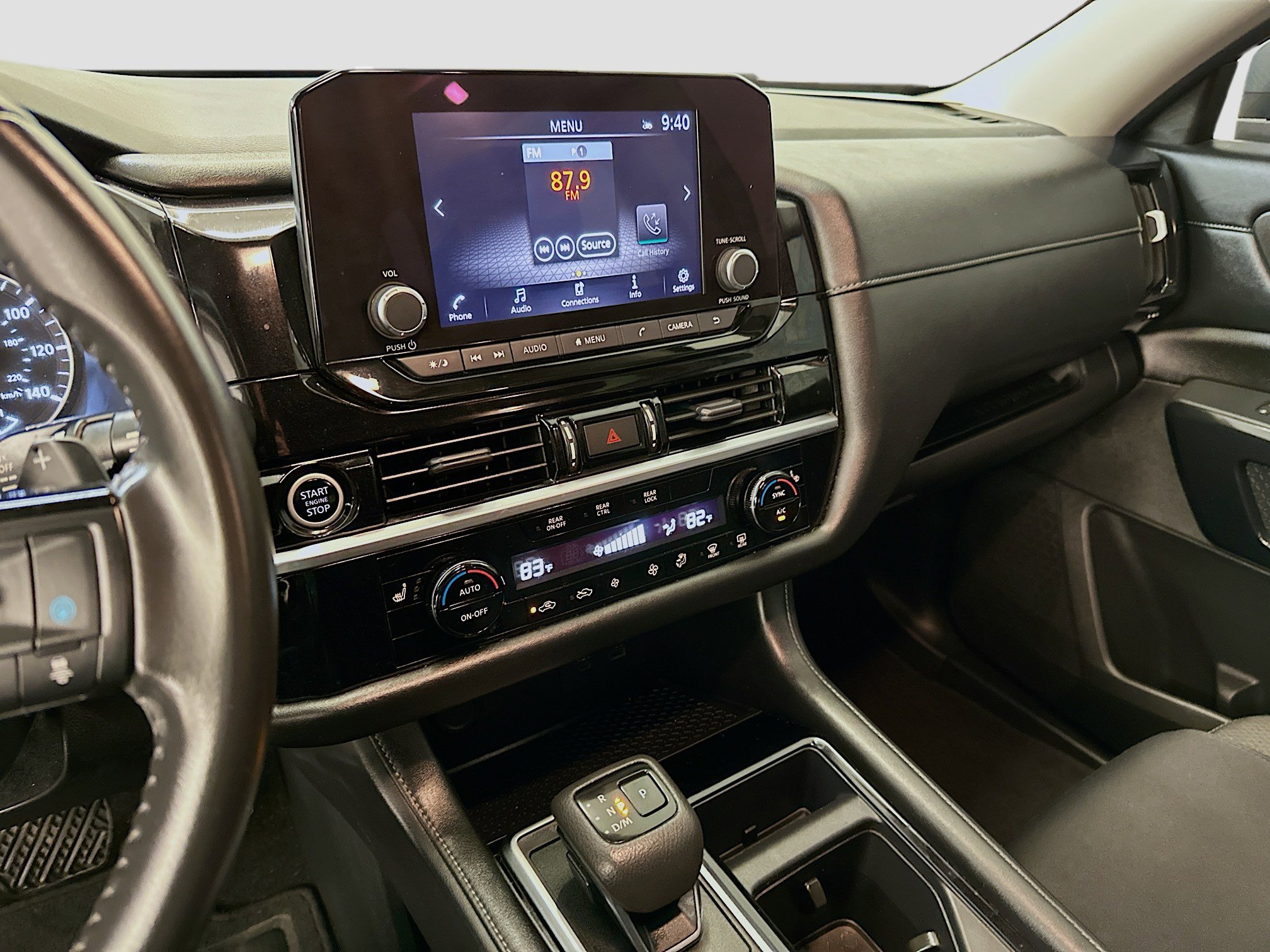 Used 2023 Nissan Pathfinder SV w/ SV Premium Package image 25