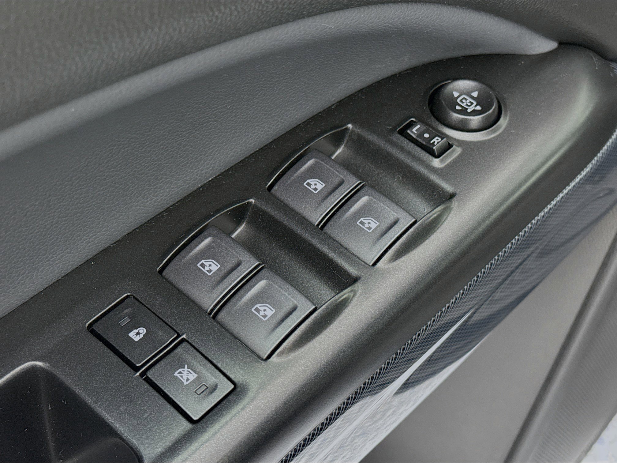 Used 2022 Chevrolet Colorado Z71 AWD/4WD image 18