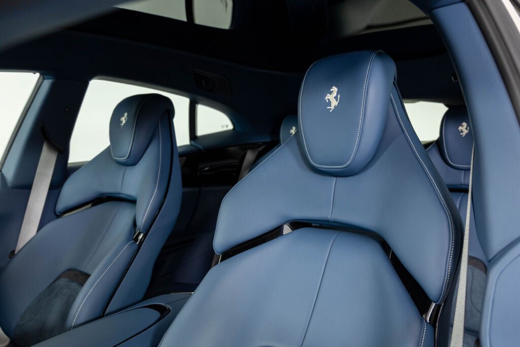 Certified 2025 Ferrari Purosangue AWD/4WD image 42