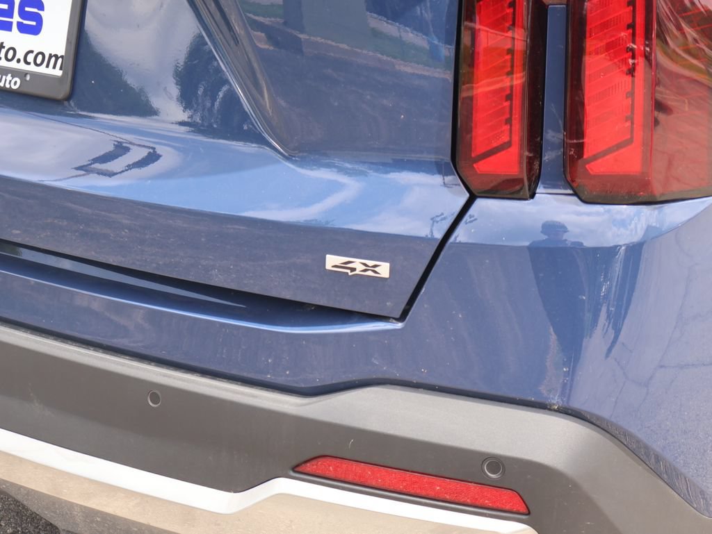 Certified 2024 Kia Sorento S w/ Panoramic Sunroof Package AWD/4WD image 8