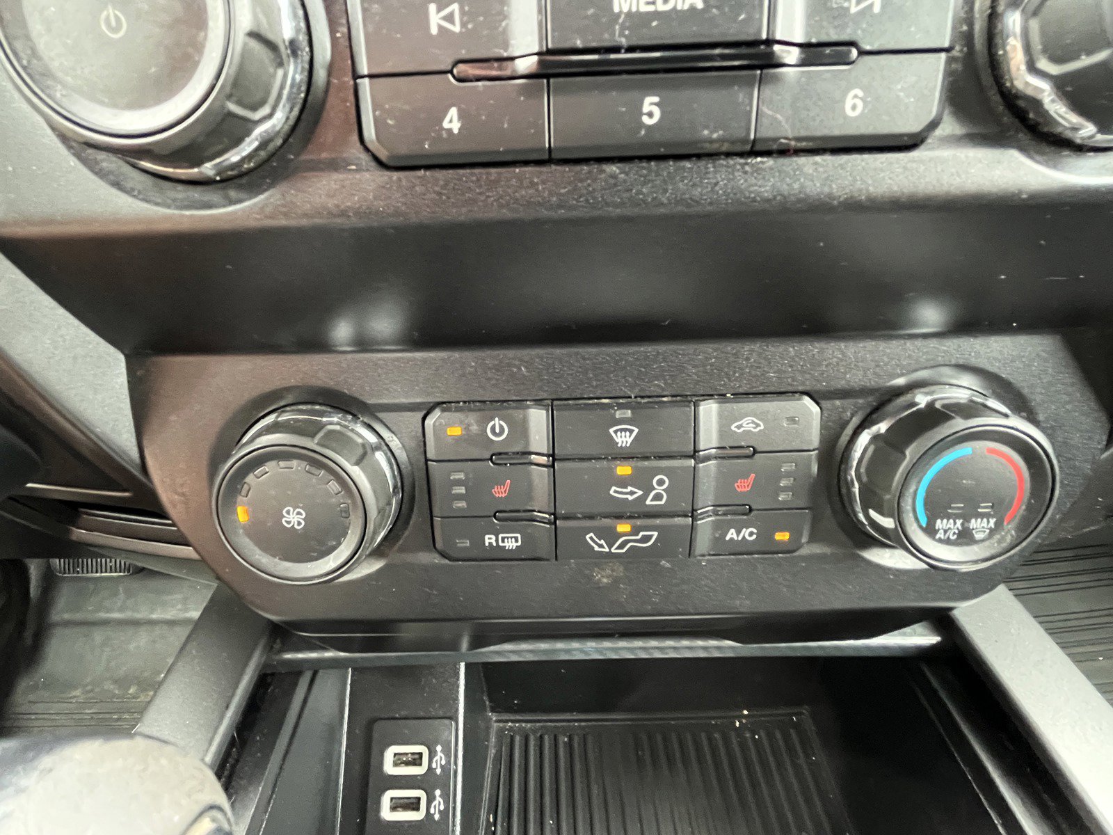 Used 2019 Ford F150 XLT w/ Equipment Group 302A Luxury AWD/4WD image 16