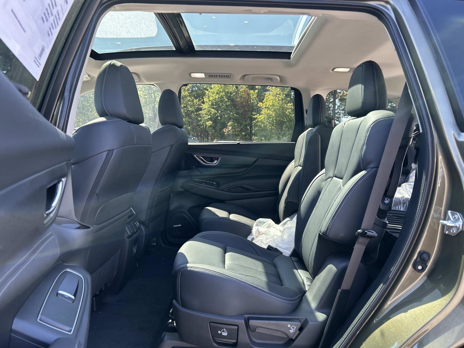 Used 2025 Subaru Ascent Limited AWD/4WD image 6