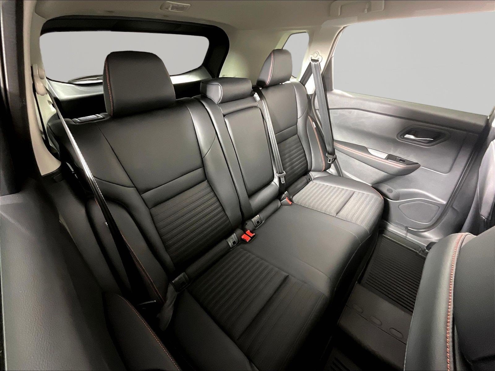 New 2026 Nissan Rogue SV AWD/4WD image 19