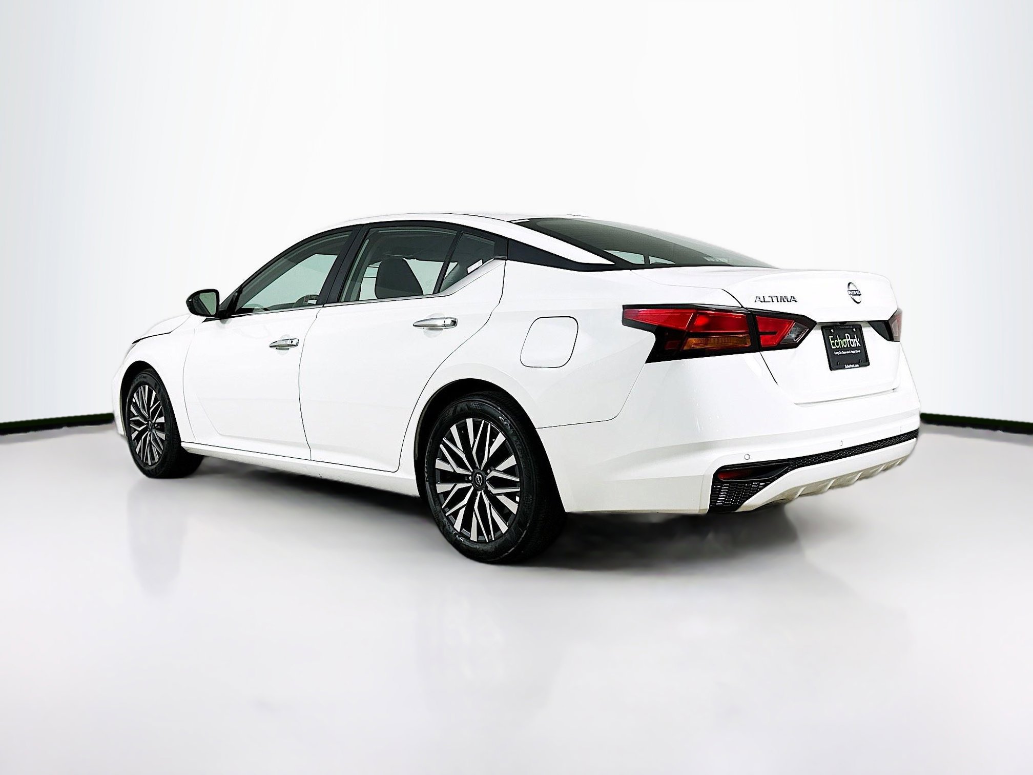 Used 2025 Nissan Altima 2.5 SV image 5