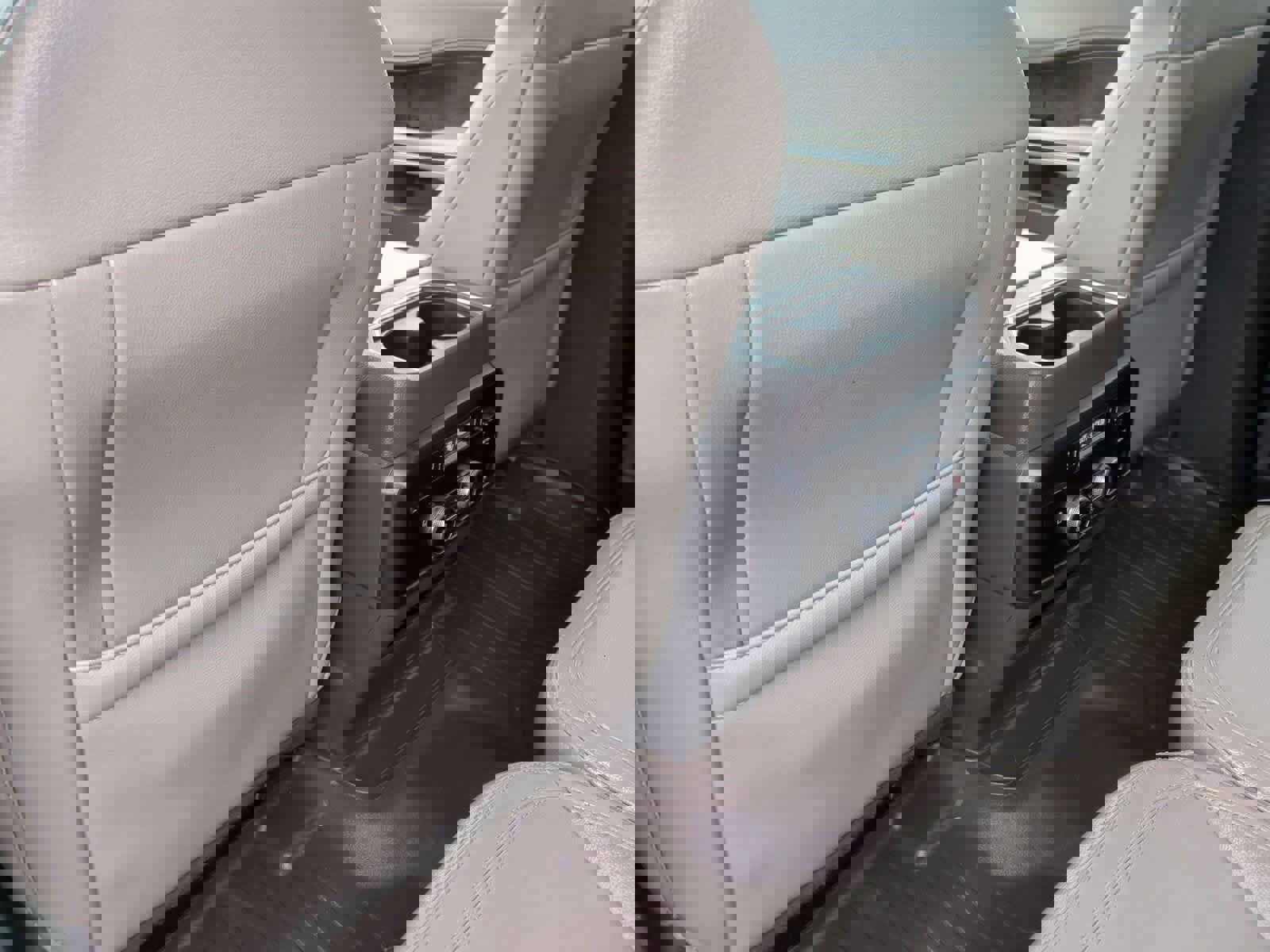 Used 2020 Ford Expedition Max Limited image 18