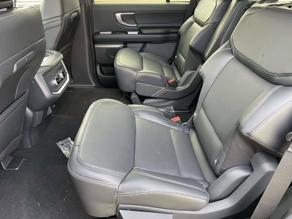 New 2026 Ford Expedition Platinum w/ Stealth Appearance Package AWD/4WD image 12