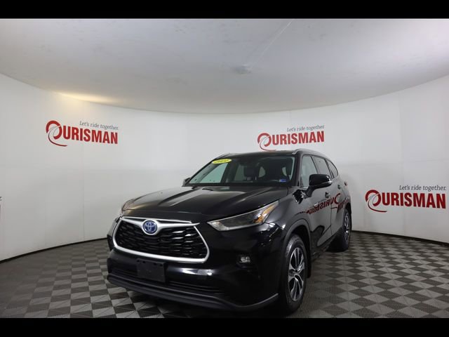 Used 2021 Toyota Highlander XLE image 3