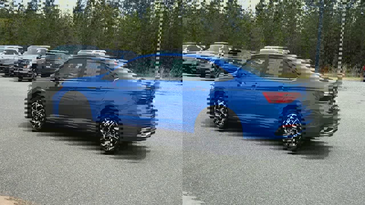 Used 2024 Volkswagen Jetta SEL image 6