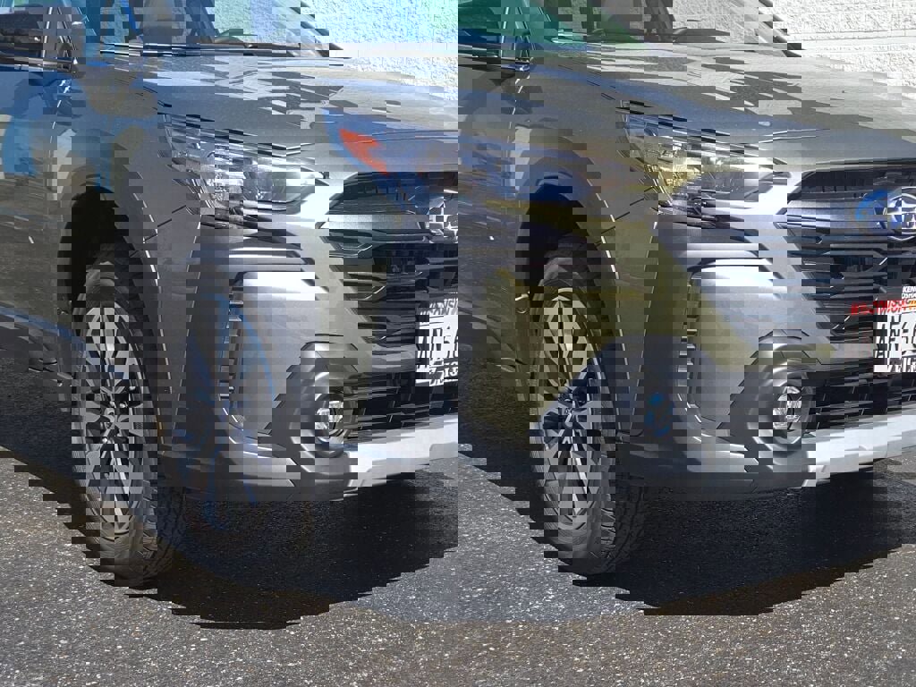 New 2025 Subaru Outback Limited image 3