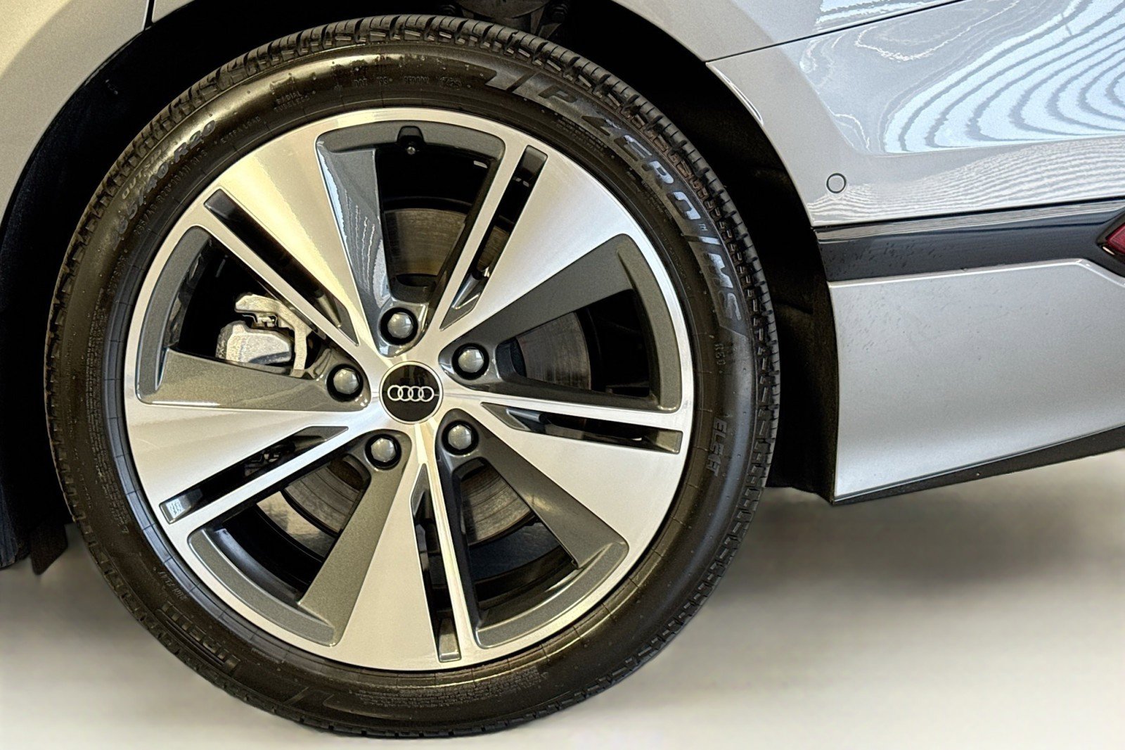 Used 2025 Audi A6 e-tron Prestige w/ Black Warm Weather Package image 28