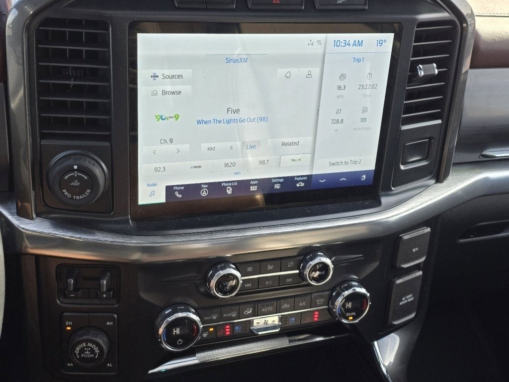 Used 2021 Ford F150 Lariat w/ Equipment Group 502A High image 28