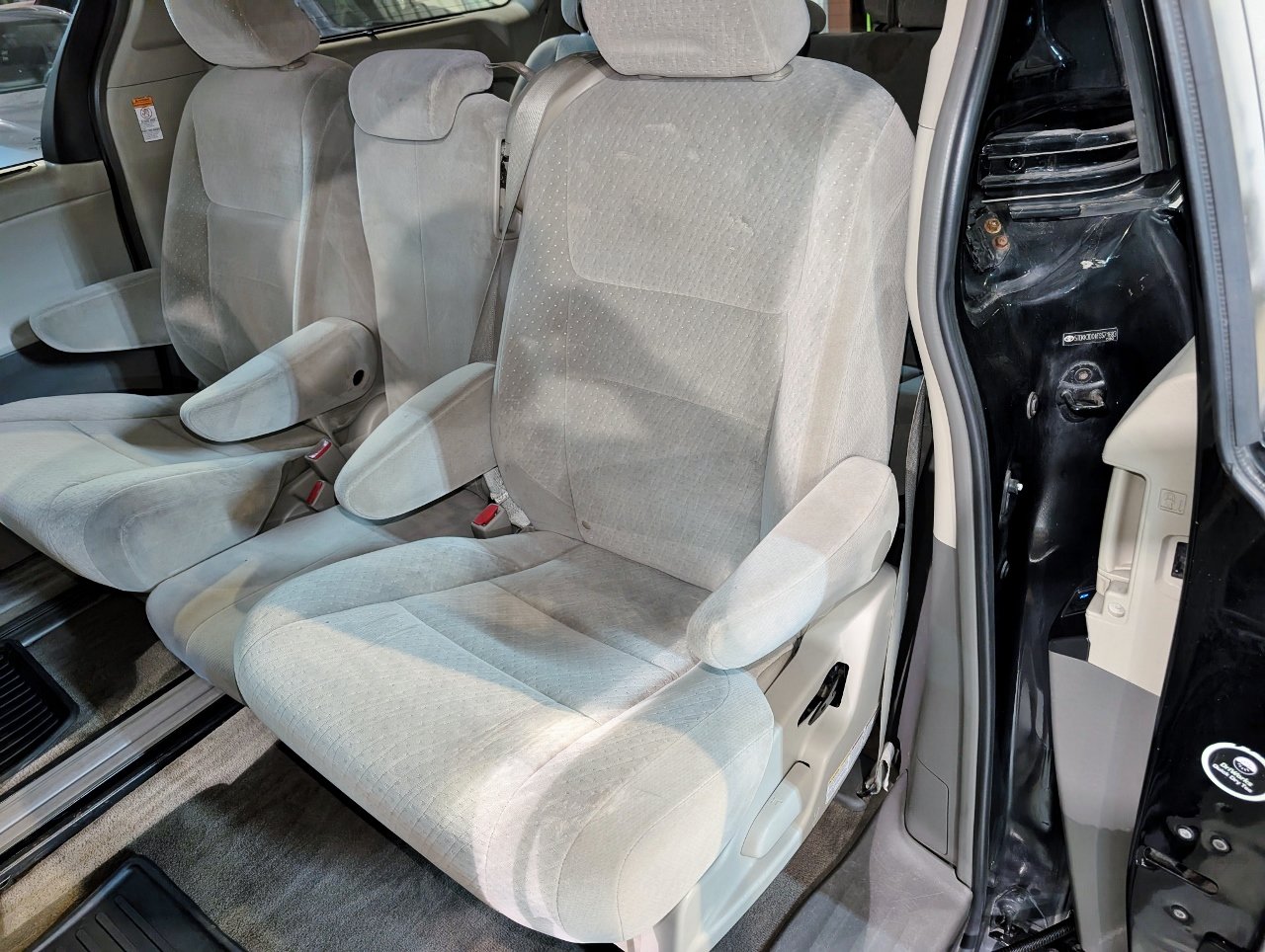 Used 2015 Toyota Sienna LE FWD image 20