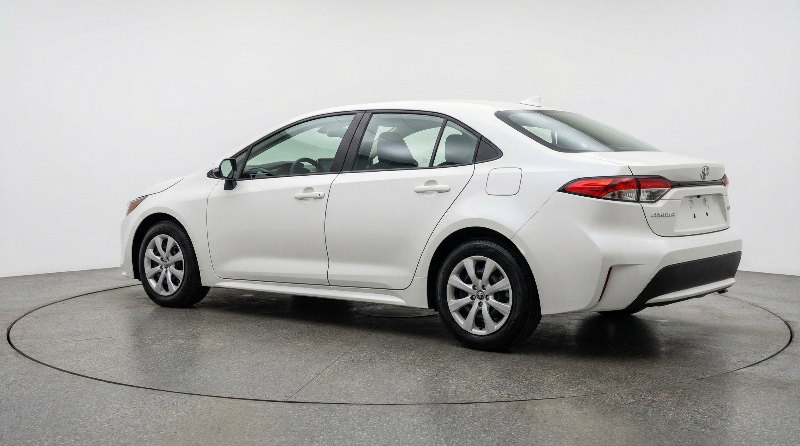 Used 2025 Toyota Corolla LE FWD image 6