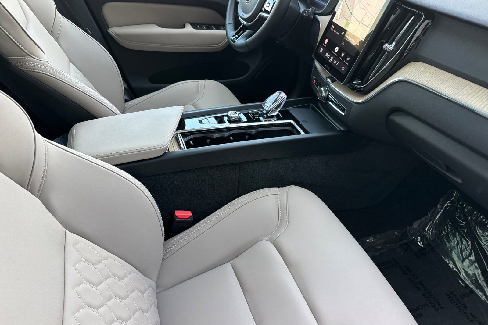 Certified 2026 Volvo XC60 B5 Plus w/ Protection Package Premier AWD/4WD image 17