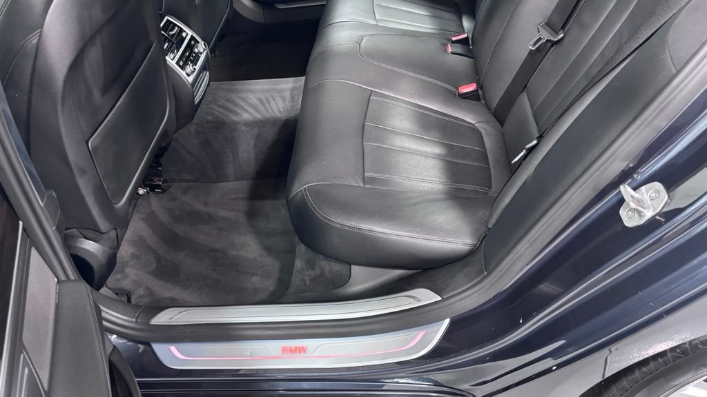 Used 2018 BMW 740i xDrive AWD/4WD image 21