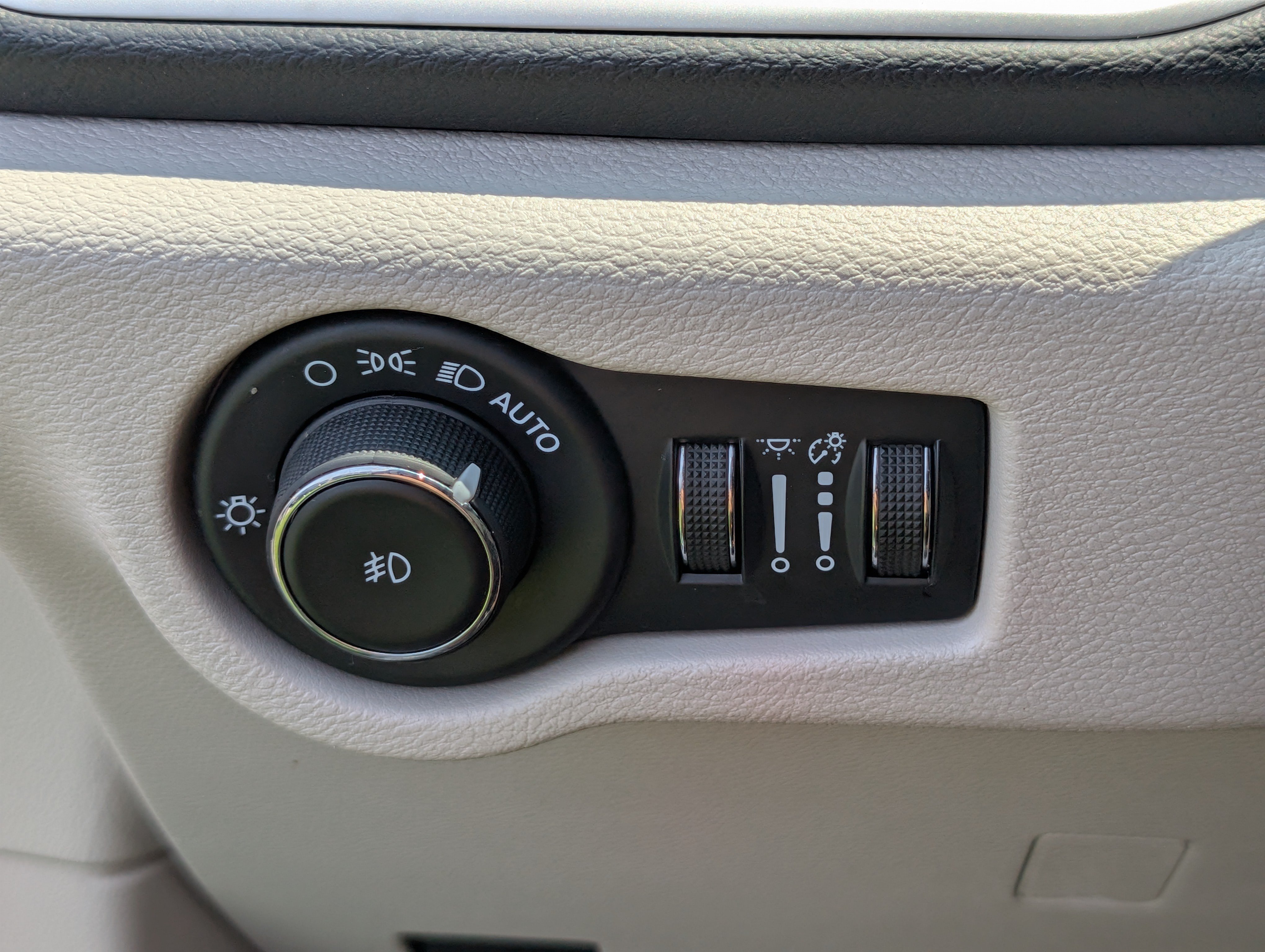 Used 2023 Chrysler Pacifica Touring-L FWD image 22