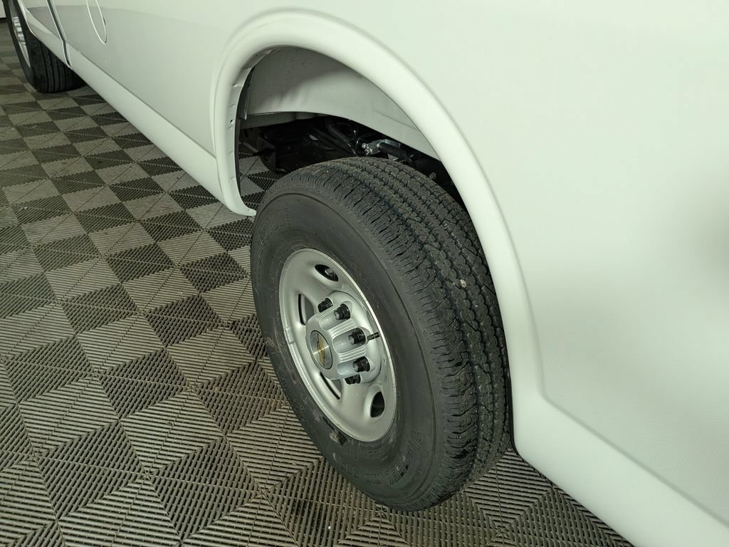 New 2026 Chevrolet Express 2500 w/ Driver Convenience Package RWD image 14