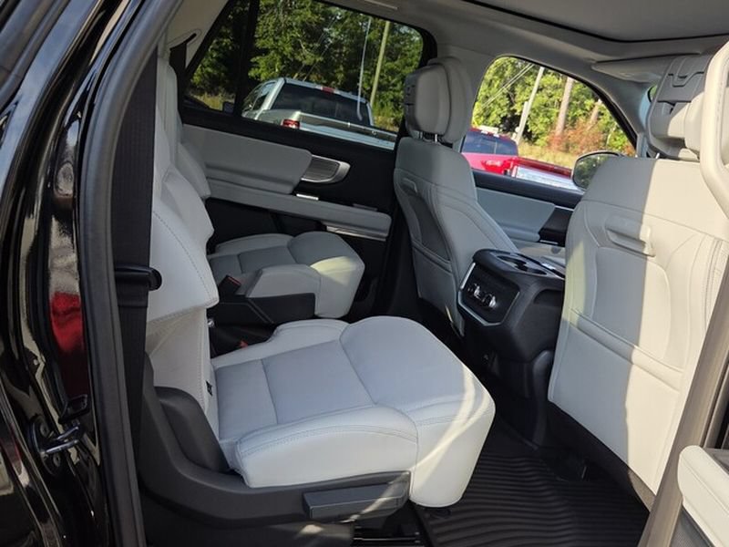 New 2027 Ford Expedition Max Platinum AWD/4WD image 15