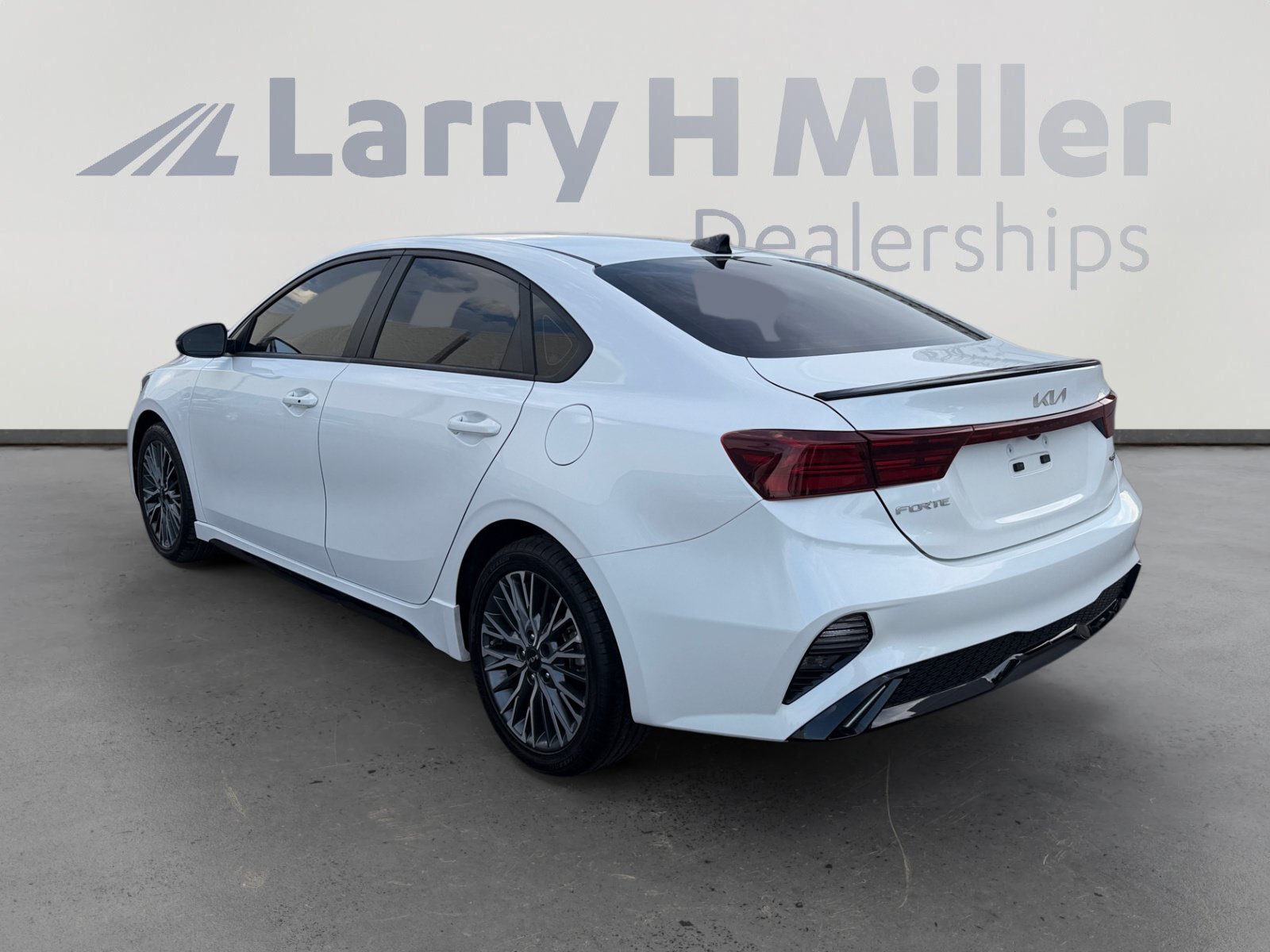 Used 2023 Kia Forte GT-Line FWD image 3