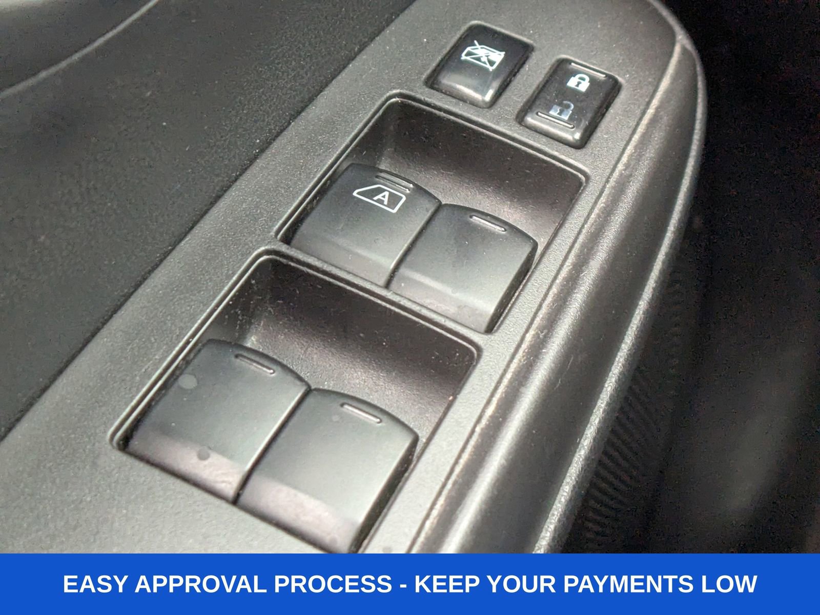 Used 2017 Nissan Versa SV w/ SV Special Edition Package image 41