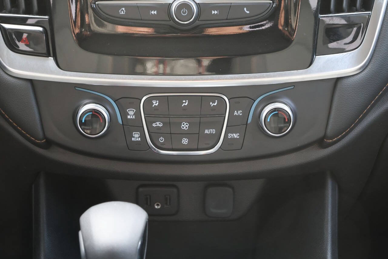 Used 2021 Chevrolet Traverse LS FWD image 21