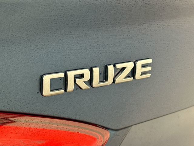 Used 2019 Chevrolet Cruze LT w/ Convenience Package FWD image 27
