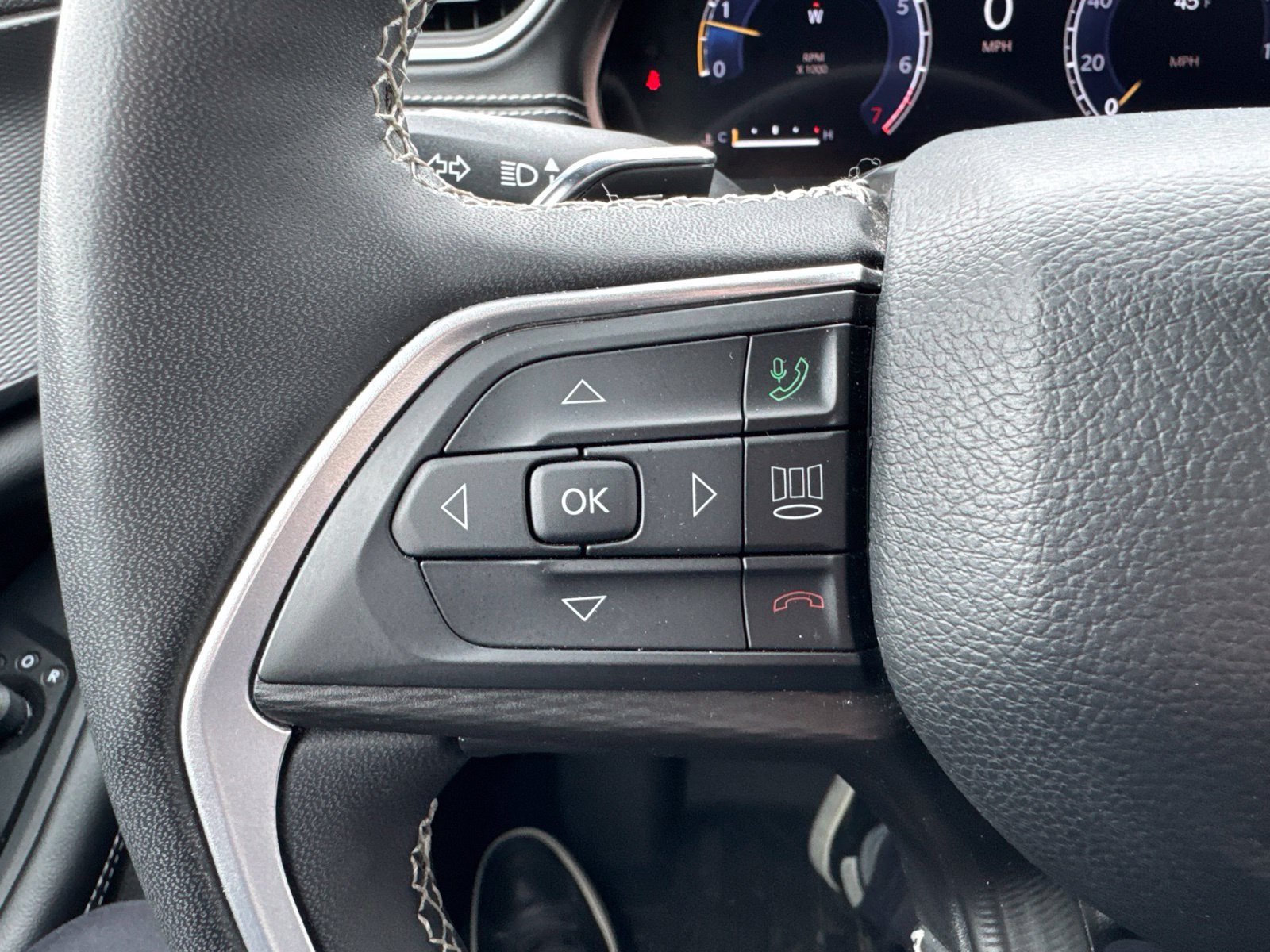 Used 2024 Jeep Grand Cherokee L Laredo AWD/4WD image 19