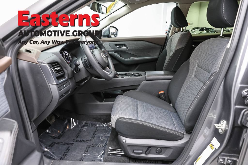 Used 2023 Nissan Rogue SV AWD/4WD image 13