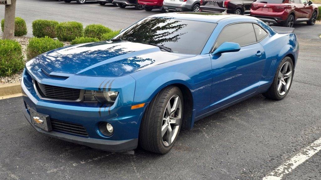 Used 2010 Chevrolet Camaro SS RWD image 4