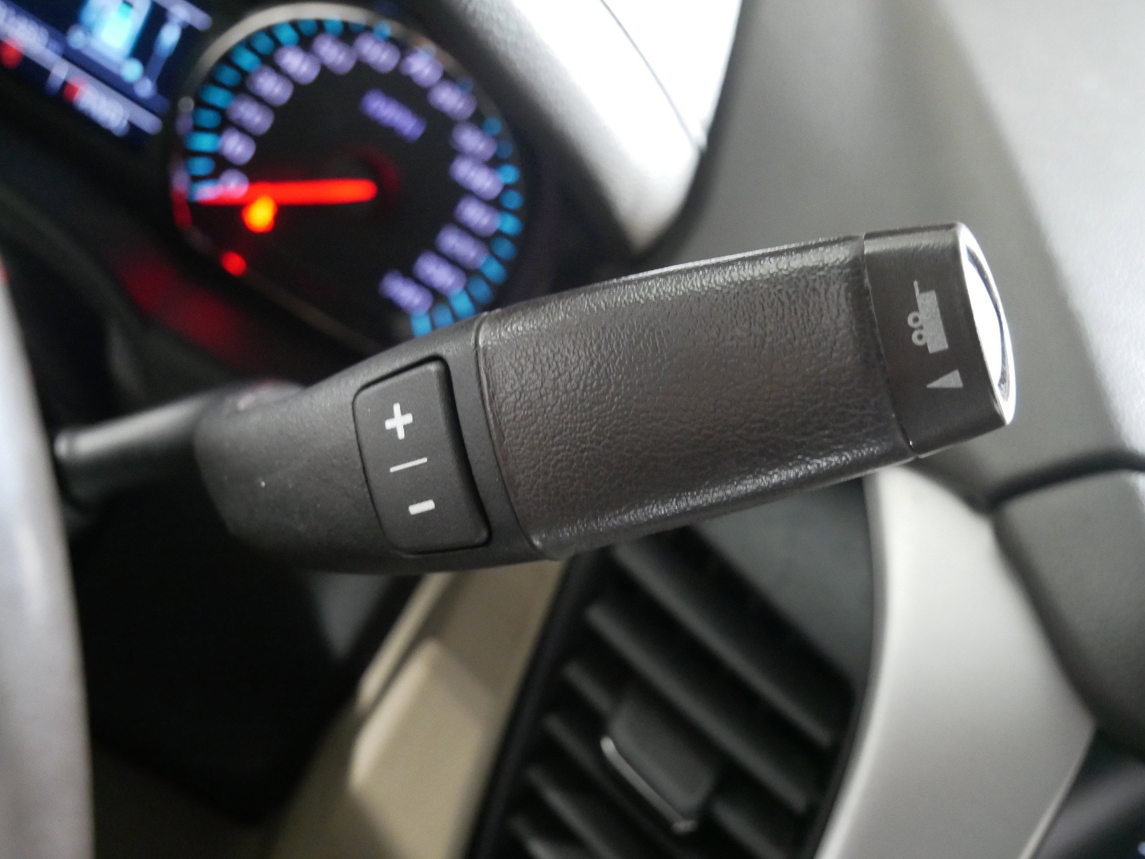 Used 2020 GMC Yukon XL SLT w/ Open Road Package image 24