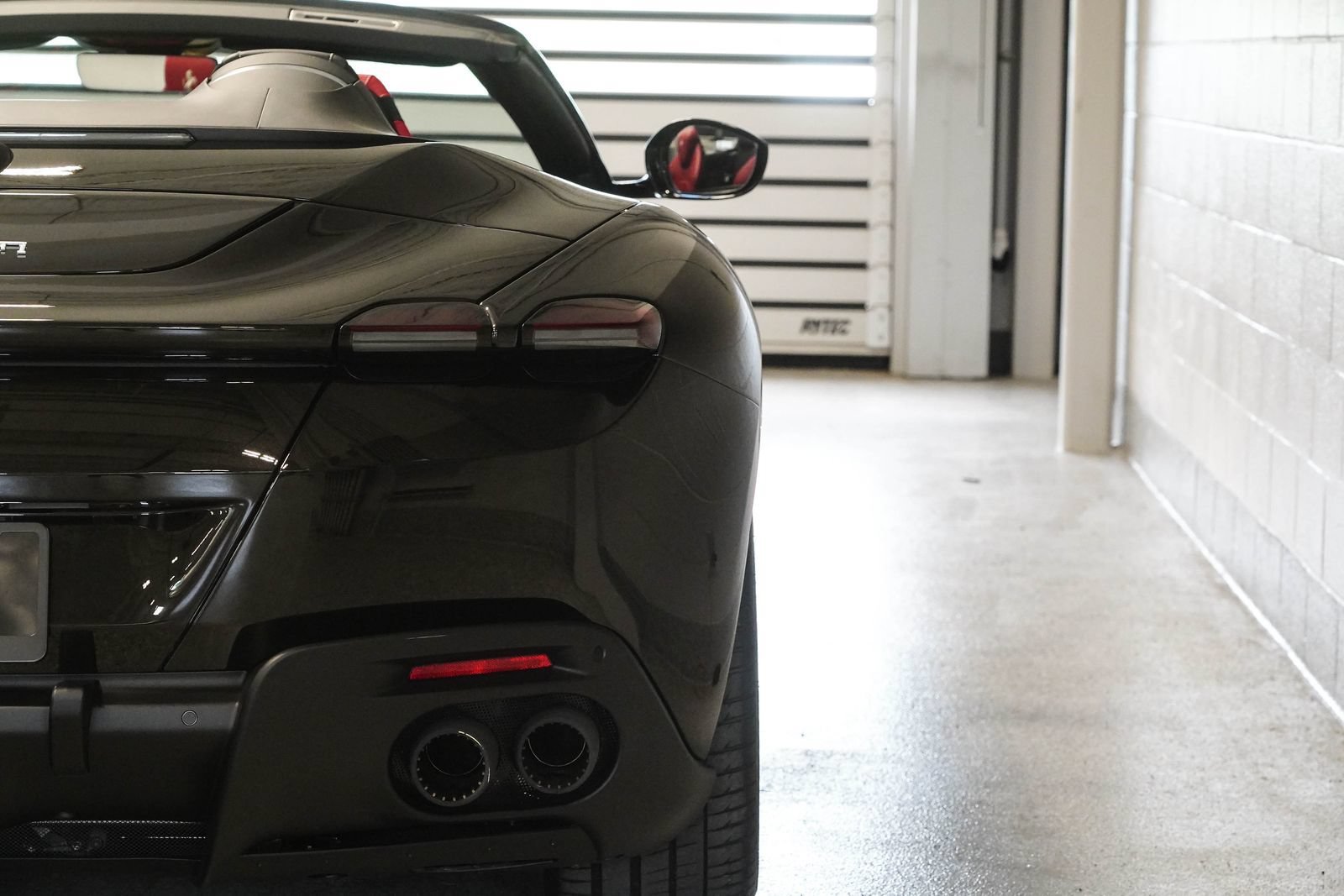 Used 2024 Ferrari Roma Spider RWD image 13
