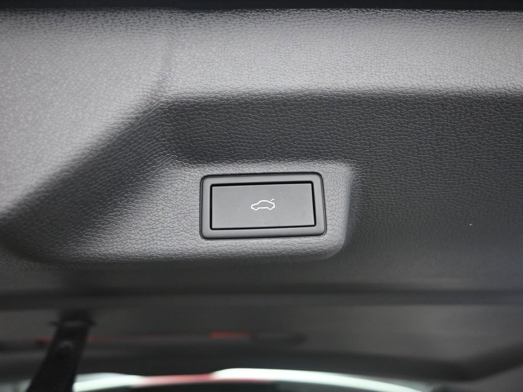 New 2025 Volkswagen ID. Buzz 1st Edition image 36