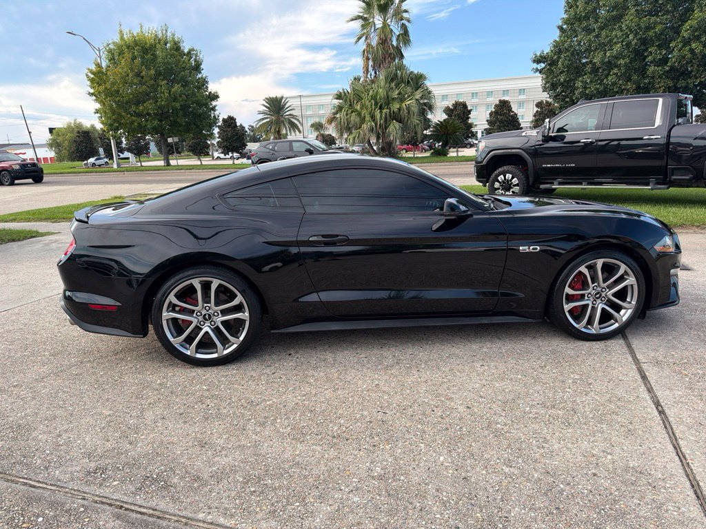 Used 2018 Ford Mustang GT Premium w/ Equipment Group 401A RWD image 4