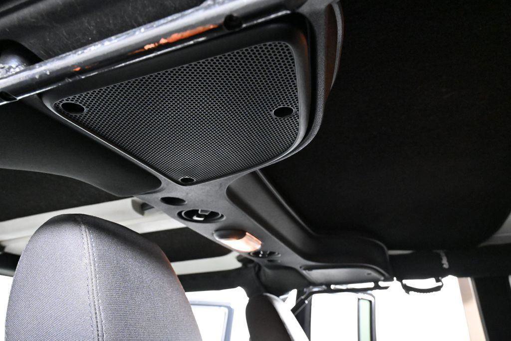 Used 2018 Jeep Wrangler Unlimited Sport S image 23