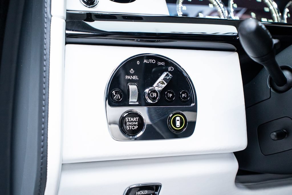 Used 2022 Rolls-Royce Phantom Sedan w/ The Phantom Package RWD image 46
