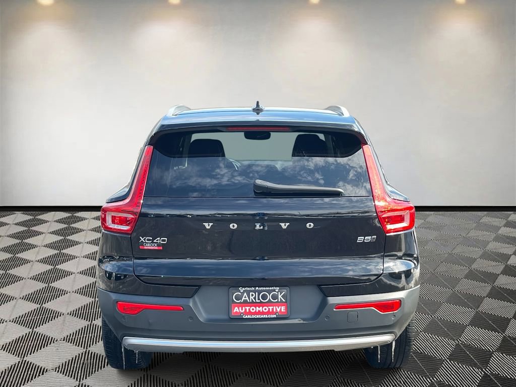Used 2023 Volvo XC40 B5 Ultimate w/ Climate Package image 4