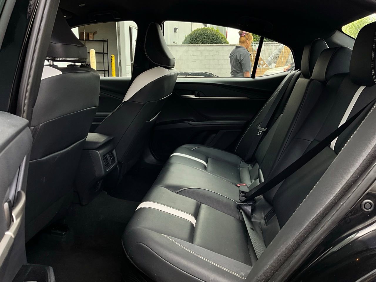 Used 2025 Toyota Camry SE image 12