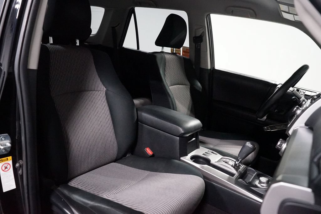 Certified 2017 Toyota 4Runner SR5 AWD/4WD image 27